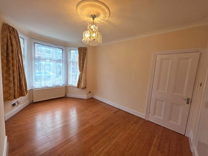 3 Bedroom Terraced House To Rent In Derby Avenue, North Finchley, N12