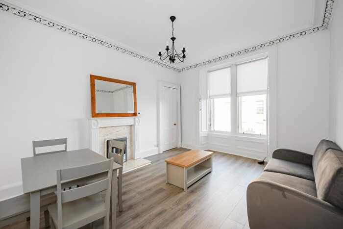 2 Bedroom Flat To Rent In Montrose Terrace, Abbeyhill, Edinburgh, EH7