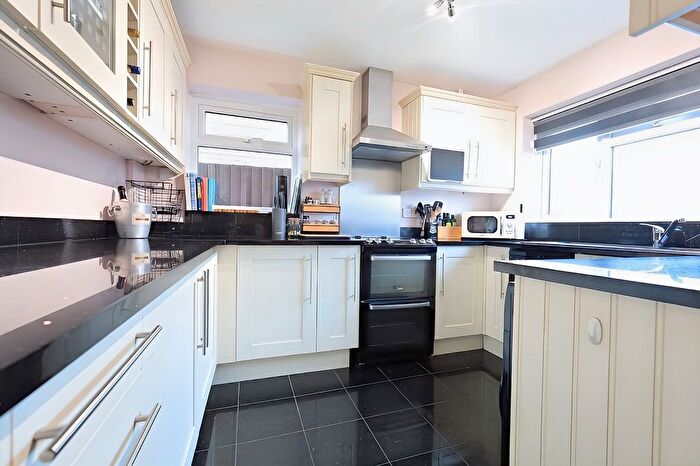 3 Bedroom Detached House For Sale In Burwell Meadow, Witney, OX28