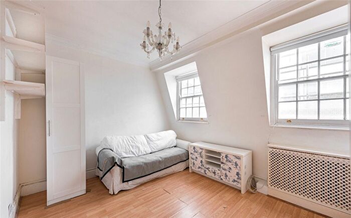 Studio For Sale In Duke Of York Street, London, SW1Y