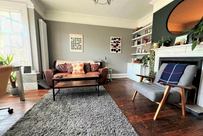 1 Bedroom Flat To Rent In Woking, GU22