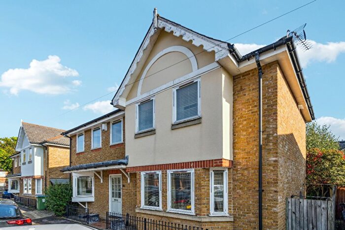 3 Bedroom Detached House For Sale In Avenue Gardens, East Sheen, SW14