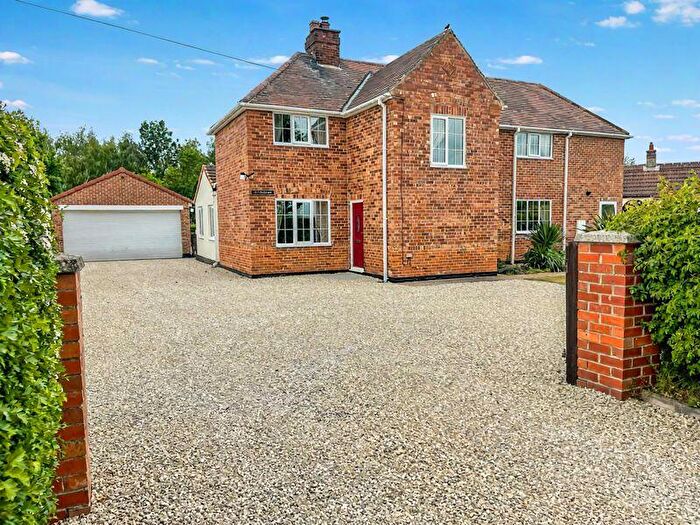 4 Bedroom Detached House For Sale In Station Road, Hensall, DN14