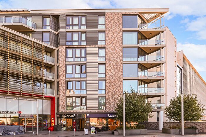 2 Bedroom Flat To Rent In Twickenham Gateway, London Road, Twickenham, TW1