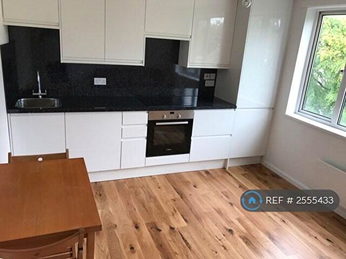 2 Bedroom Flat To Rent In Liverpool Road, London (Islington), N7