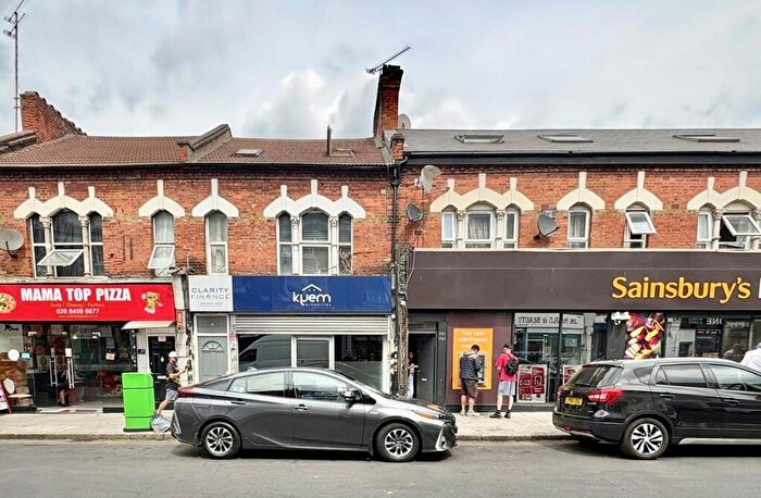 2 Bedroom Flat To Rent In High Road, Willesden, NW10