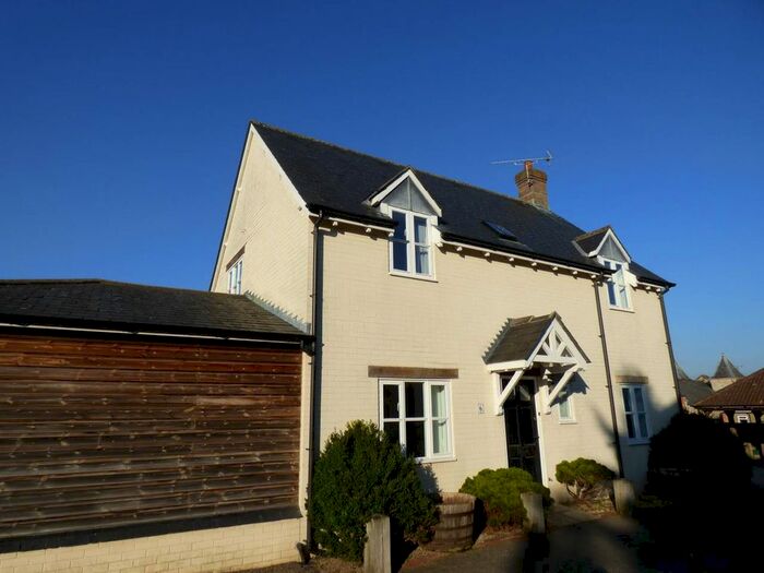 4 Bedroom Property To Rent In White House Court, Gillingham, Dorset, SP8