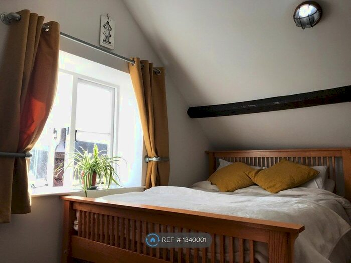 Studio To Rent In The Old Bakehouse B, Wotton-Under-Edge, GL12