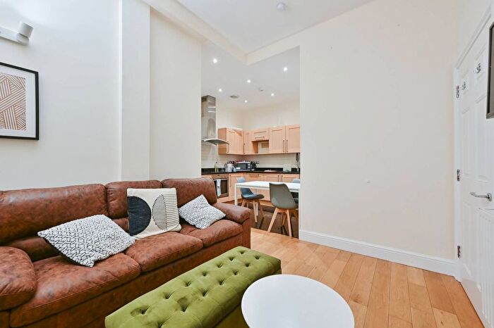 2 Bedroom Flat To Rent In Shelton Street, Covent Garden, London, WC2H
