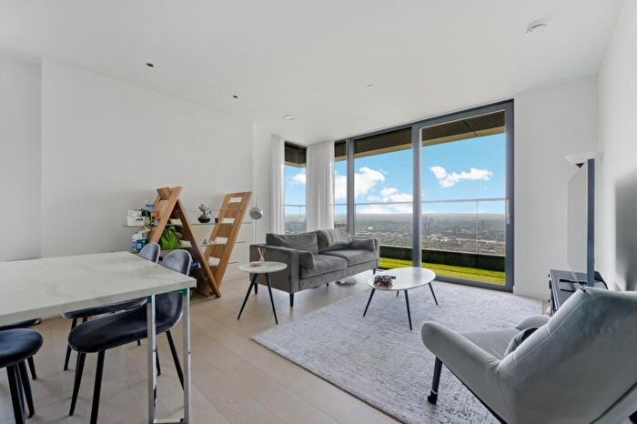 2 Bedroom Apartment To Rent In Bagshaw Building, Wardian, Canary Wharf, London, E14