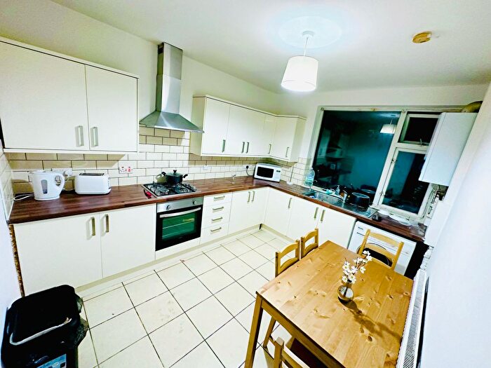 3 Bedroom Terraced House To Rent In Hampton Road, IG1