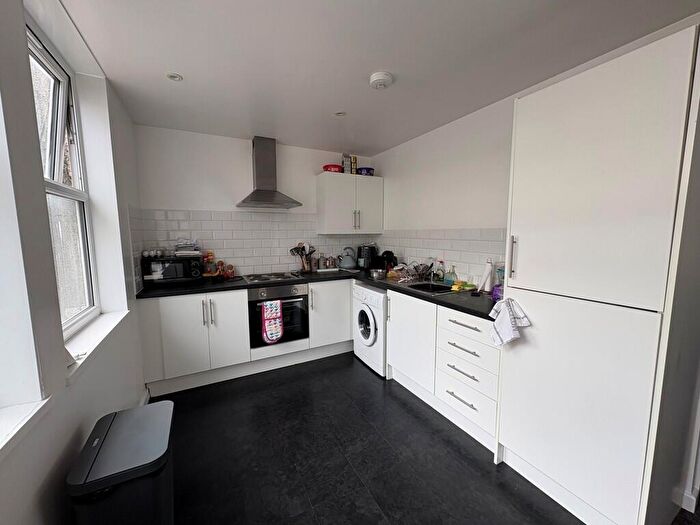 2 Bedroom Flat To Rent In West Walk, Yate, BS37