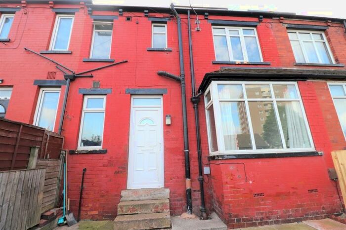 2 Bedroom End Of Terrace House To Rent In Nancroft Terrace, Armley, Leeds, West Yorkshire, LS12