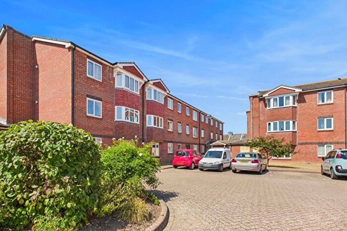 1 Bedroom Flat To Rent In Wannock Rd, Eastbourne, BN22