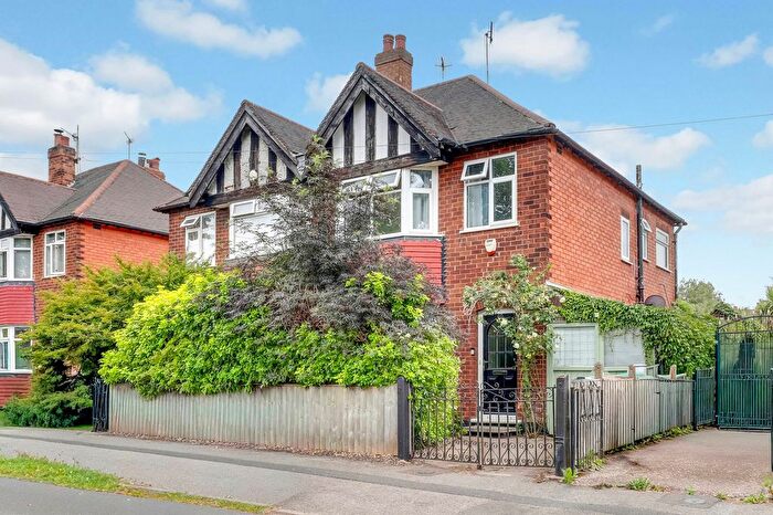 3 Bedroom Semi-Detached House For Sale In Malton Road, Nottingham, NG5