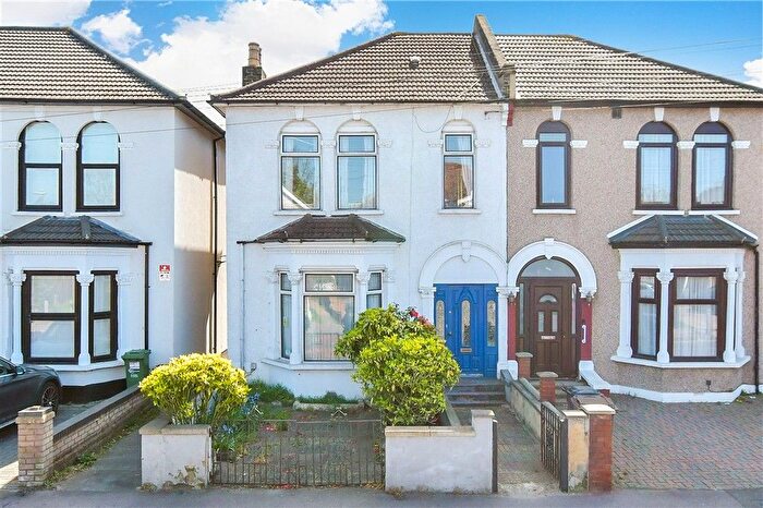 4 Bedroom Semi Detached House For Sale In Mill Lane, Romford, Essex, RM6