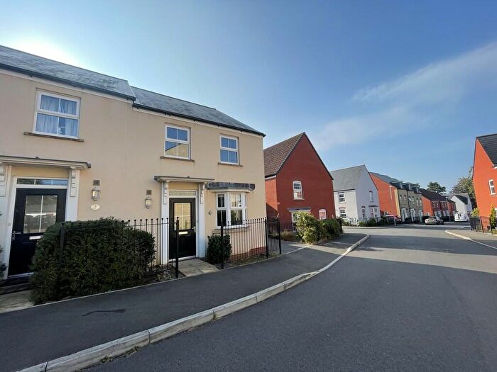 3 Bedroom Semi-Detached House To Rent In Penleigh Road, Wells, BA5