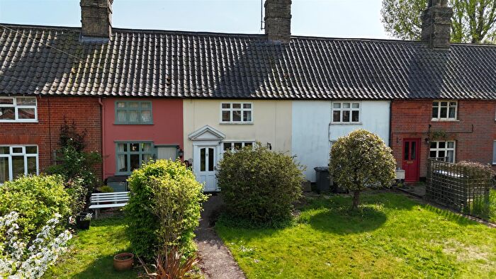 2 Bedroom Terraced House To Rent In High Street, Wickham Market, IP13