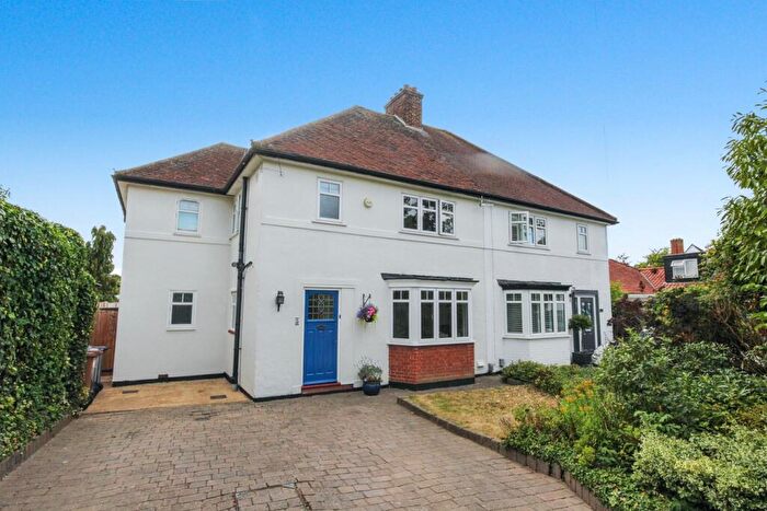 3 Bedroom Semi-Detached House For Sale In Green Lane, Letchworth Garden City, SG6