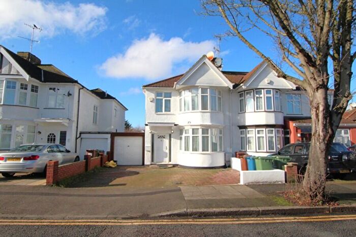 3 Bedroom Semi-Detached House To Rent In Kenton Park Avenue, Harrow, HA3