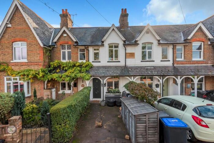 2 Bedroom Cottage To Rent In Maidehead, Berkshire, SL6