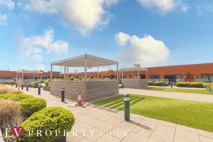 2 Bedroom Flat To Rent In Kettleworks Penthouse Apartment, Jewellery Quarter, Birmingham City Centre, B1