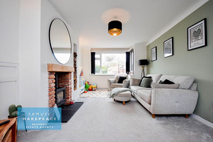 3 Bedroom Semi-detached House For Sale In Hinton Close, Blurton, Stoke-On-Trent, ST3