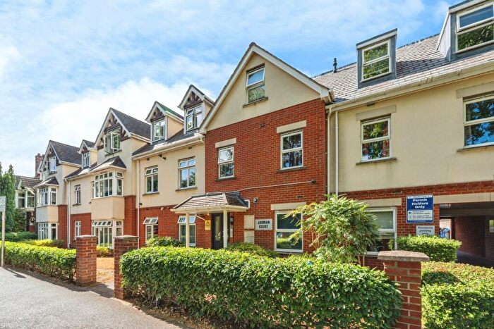 1 Bedroom Flat For Sale In Maybury Road, Woking, Surrey, GU21
