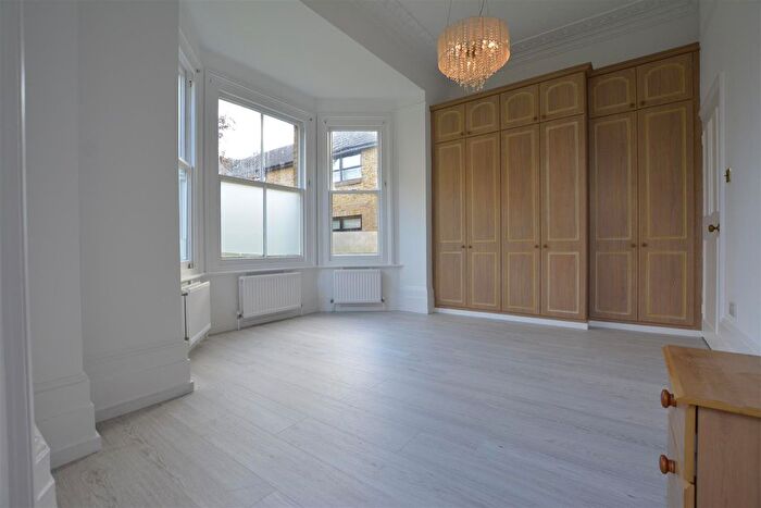 2 Bedroom Flat To Rent In Rayleigh Road, Hutton, Brentwood, CM13