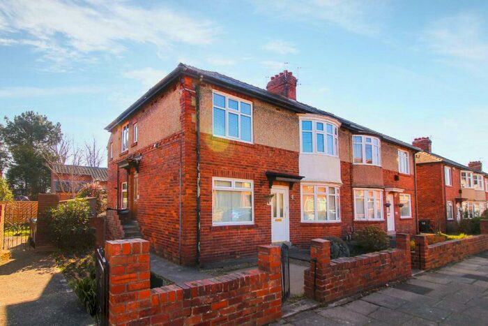 2 Bedroom Flat To Rent In Birchwood Avenue, Newcastle Upon Tyne, NE7