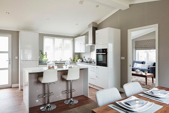 2 Bedroom Detached Bungalow For Sale In St Regis Park Bassetsbury Lane, High Wycombe, Buckinghamshire, HP11