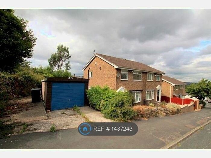 3 Bedroom Semi-Detached House To Rent In Old Road, Bradford, BD7