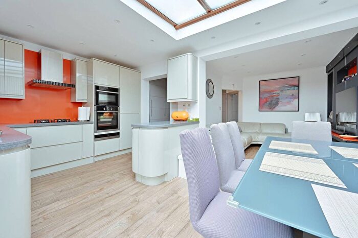 4 Bedroom End Terrace House For Sale In The Fairway, Northolt, UB5