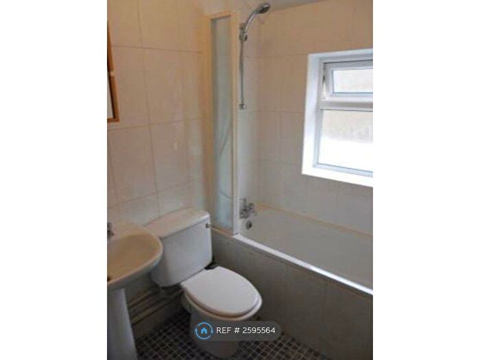2 Bedroom Flat To Rent In Crofton Park Road, London, SE4