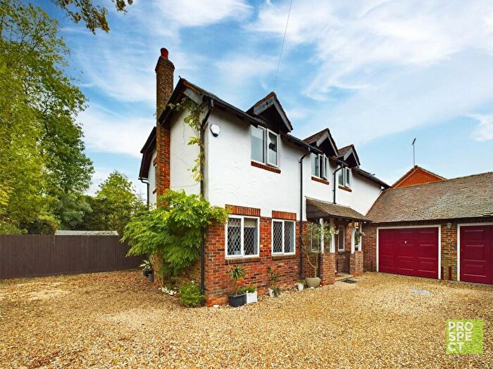 4 Bedroom Detached House For Sale In Robin Hood Way, Winnersh, Wokingham, Berkshire, RG41