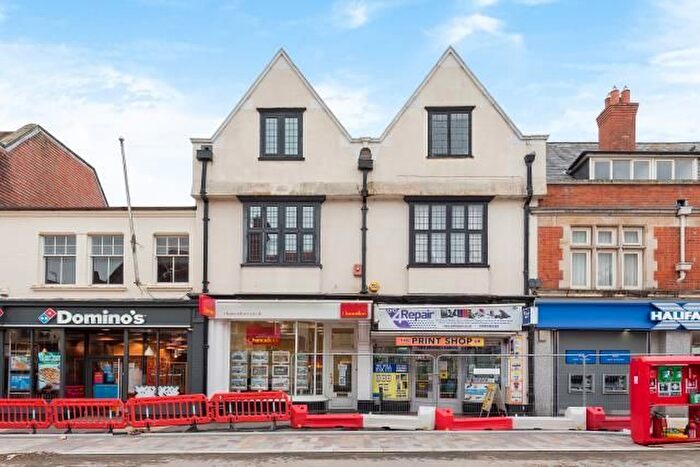 2 Bedroom Flat To Rent In Obelisk Way, Camberley, GU15