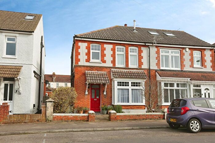 3 Bedroom Semi Detached House For Sale In St. Andrews Road, Gosport, PO12