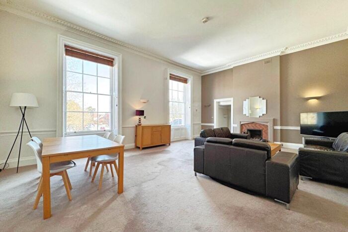 2 Bedroom Apartment To Rent In Broad Street, Wokingham, RG40