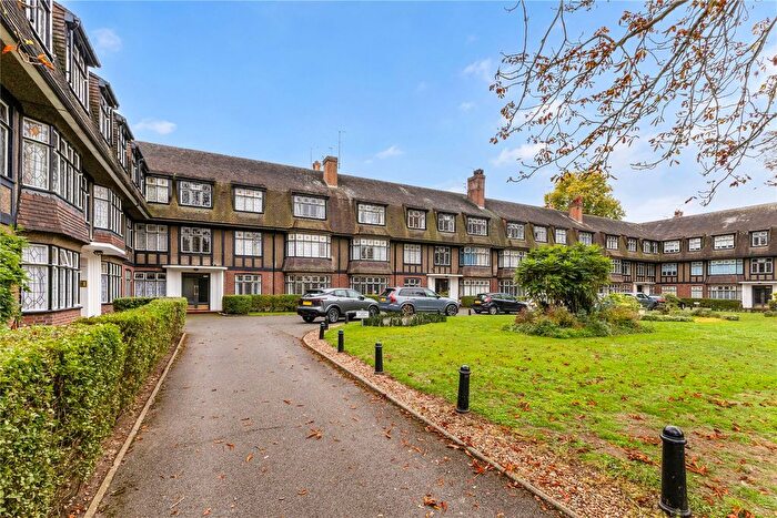 2 Bedroom Flat To Rent In Cambridge Park, Twickenham, TW1