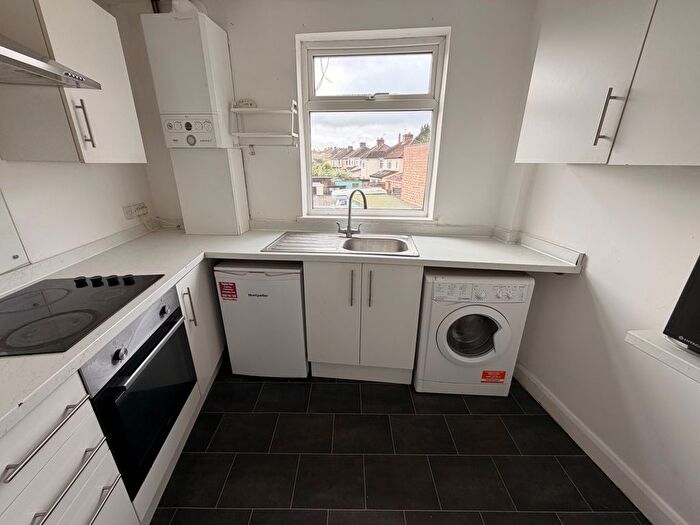 3 Bedroom Maisonette To Rent In Fishponds Road, Bristol, BS16