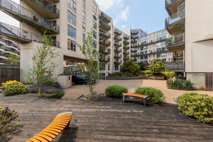 2 Bedroom Duplex To Rent In Wick Lane, Hackney Wick, E3