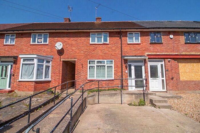 3 Bedroom Terraced House For Sale In Northwick Road, South Oxhey, Watford, WD19