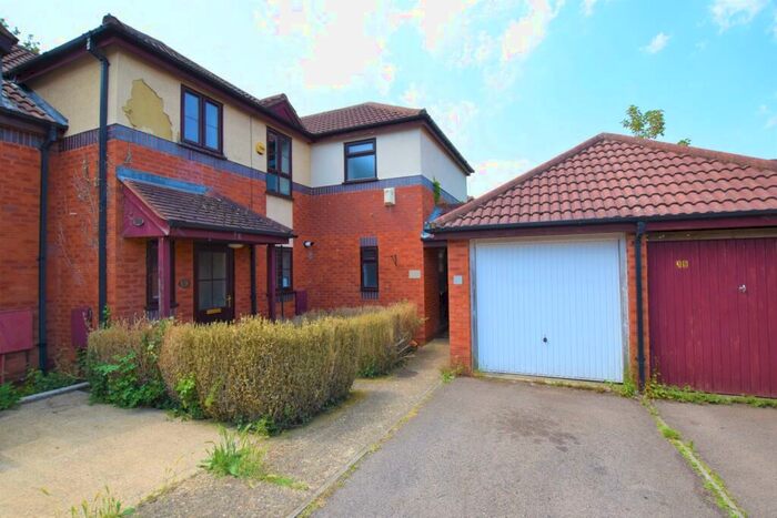 3 Bedroom Semi-Detached House To Rent In Wallmead Gardens, Loughton, Milton Keynes, MK5