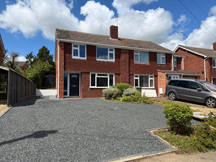 3 Bedroom Semi Detached House For Sale In Derwent Drive, Mitton, Tewkesbury, GL20