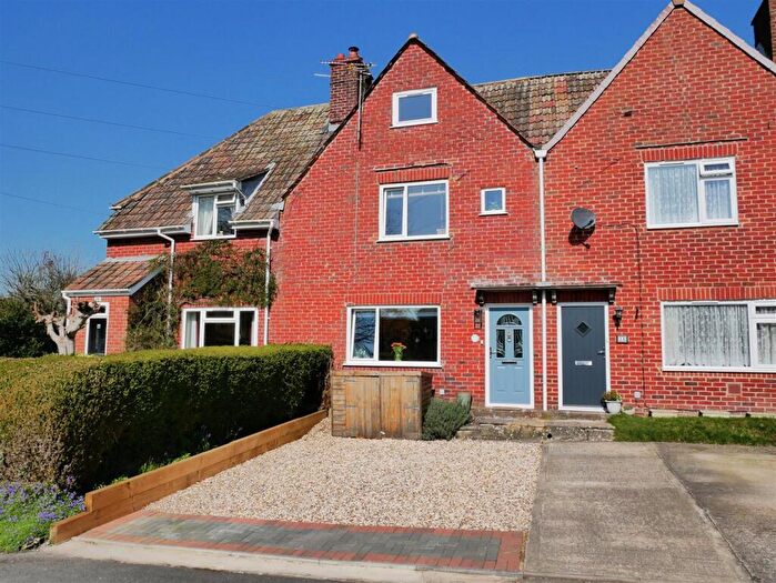 3 Bedroom Terraced House For Sale In Middle Lane, Cherhill, SN11