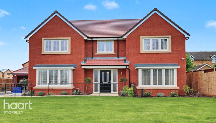 5 Bedroom Detached House For Sale In The Kingford, Arlesey Village Bedfordshire, SG15