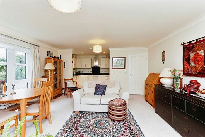 2 Bedroom Flat For Sale In Albany Lane, Balsall Common, Coventry, CV7