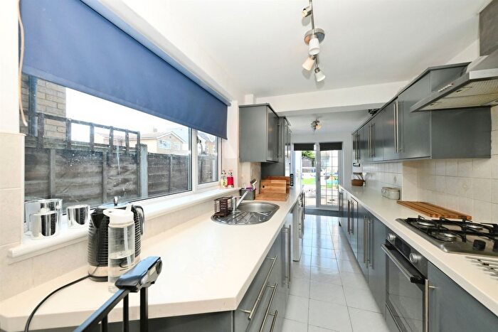 2 Bedroom Semi-detached House For Sale In Roman Street, Hoddesdon, EN11