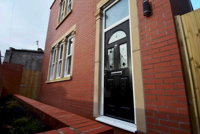 2 Bedroom Detached House To Rent In John Street, St. Werburghs, Bristol, BS2