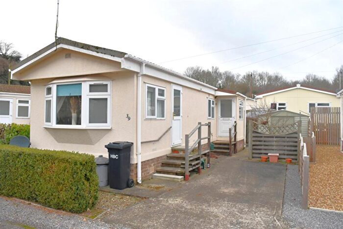 2 Bedroom Park Home For Sale In Quarry Moor Park, Harrogate Road, Ripon, HG4